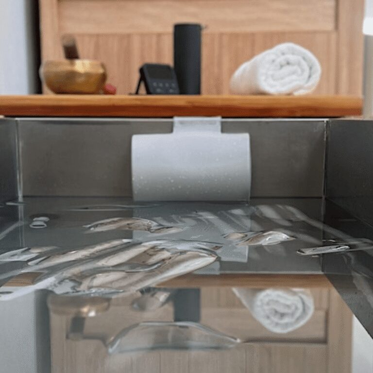 Chill and Thrill: Cold Water Therapy’s Role in Mental Wellness featured blog image from WORTHY Self-Care in Oakland